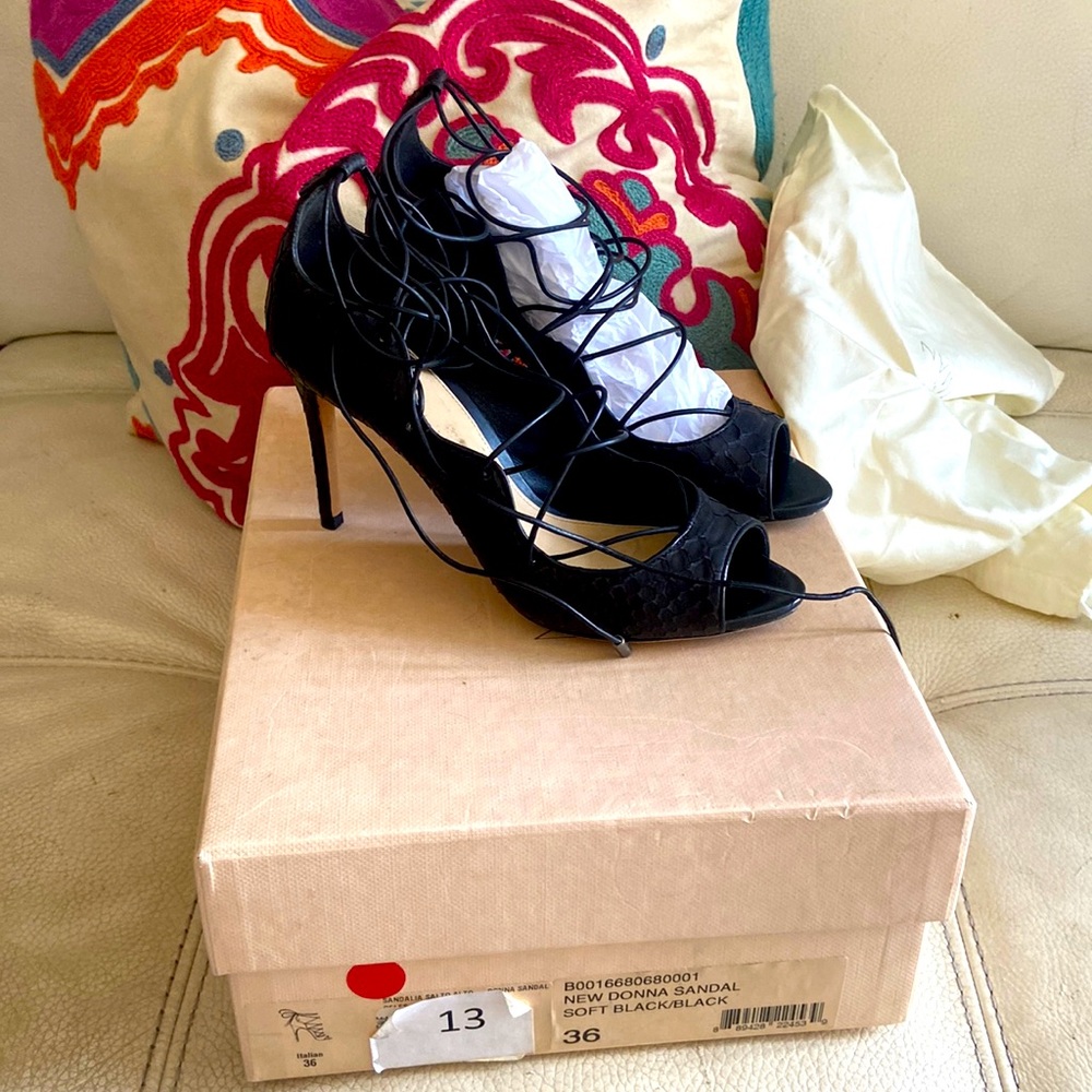 Alexandre Birman black, leather snakeskin, peep toe lace up!